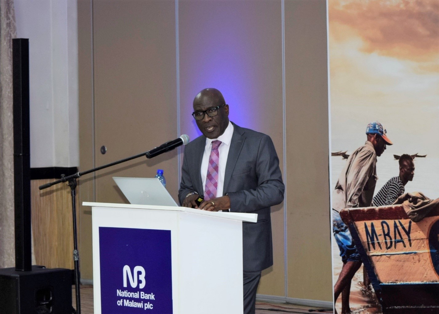Kawawa addressing the conference 